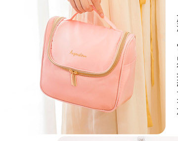 Daudzfunkcionāla kosmētikas soma