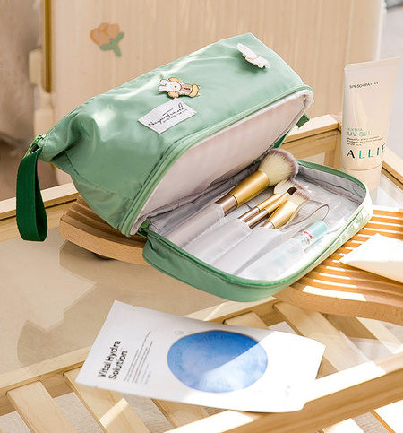 Geanta cosmetica pentru machiaj