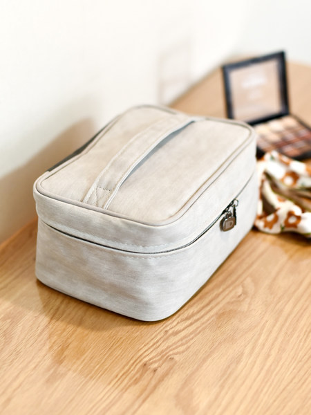 Kosmētikas soma grimam - piemērota ceļojumiem