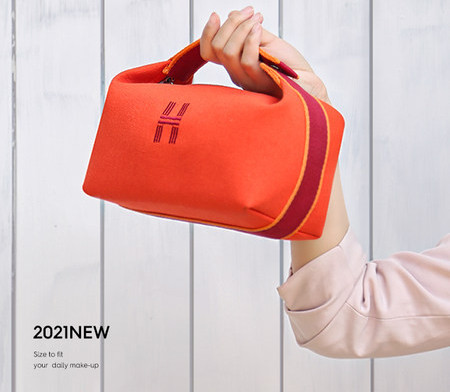 Trusă de machiaj și articole de toaletă