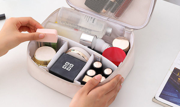 Prijenosni pribor za šminkanje i higijenu