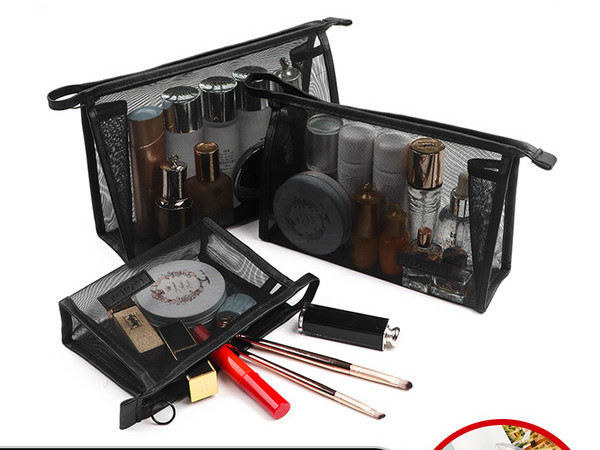 Musta värvi kosmeetikakomplekt jumestamiseks