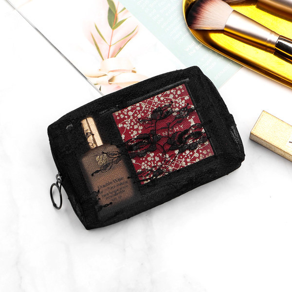 Δαντελένιο νεσεσέρ για μακιγιάζ και προϊόντα περιποίησης