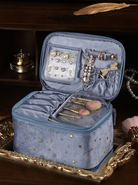 Baršunasta kozmetička torbica