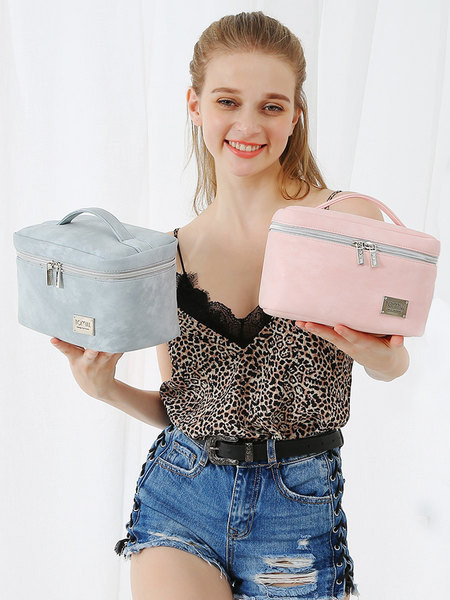 Cutie cosmetică de călătorie potrivită pentru depozitarea machiajului și articolelor de toaletă