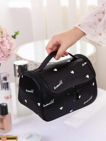 Θήκη καλλυντικών με καρδιές κατάλληλη για αποθήκευση μακιγιάζ και καλλυντικών