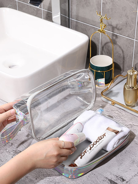 Átlátszó sminktáska