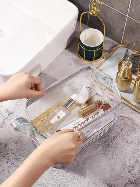 Átlátszó sminktáska