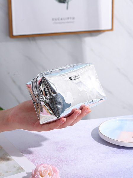 Vodootporan praktični set za šminkanje