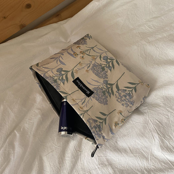 Virágmintás textil sminktáska