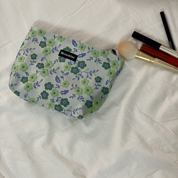 Κιτ μακιγιάζ σε χρώμα ύφασμα