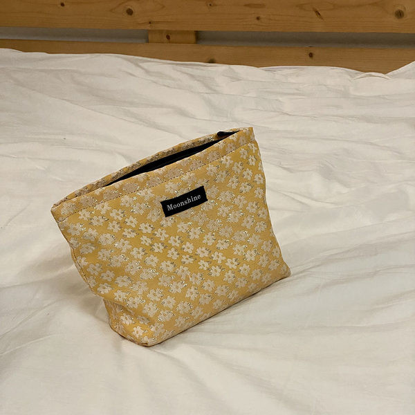 Trusa de machiaj cu model floral