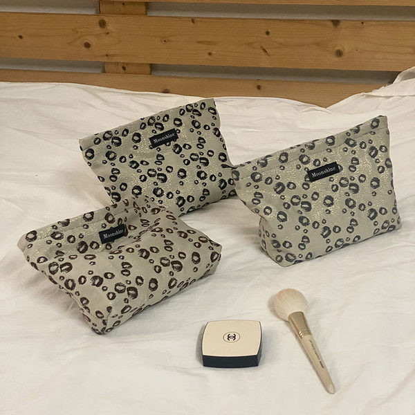 Σετ καλλυντικών και μακιγιάζ