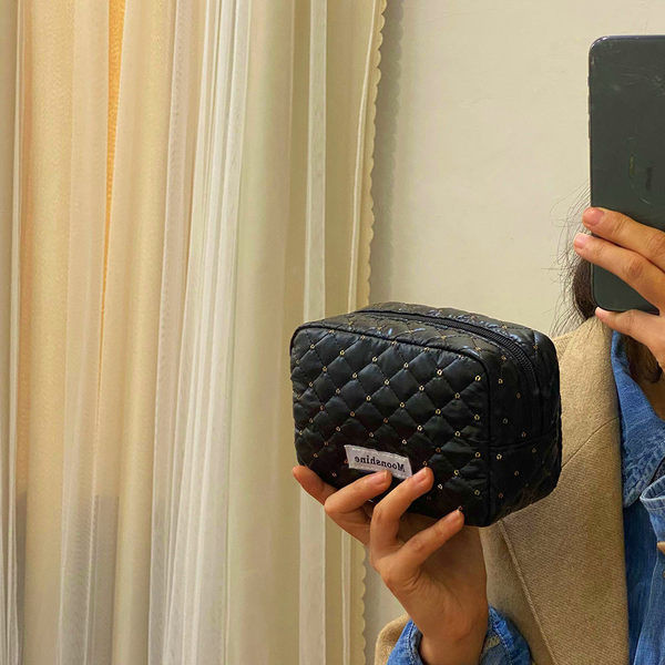 Torbica s kamenčićima - pogodna za šminkanje