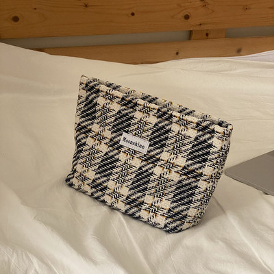 Textil kockás sminktáska