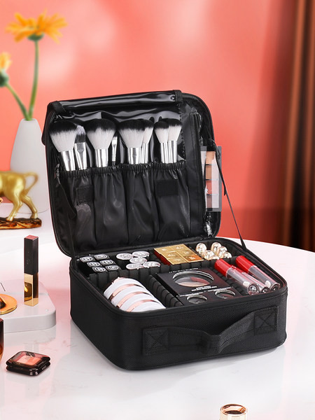 Преносима козметична чанта за гримове и четки