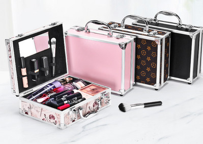 Kozmetička torbica - kofer za odlaganje šminke i kistova