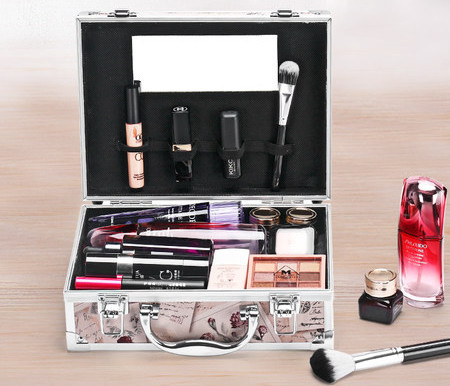 Kozmetikai táska - bőrönd smink és ecsetek tárolására