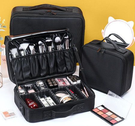 Un tip de toaletă mare pentru farduri