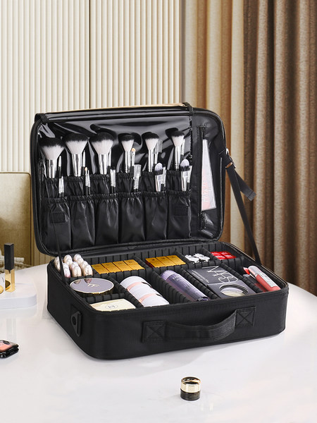 Un tip de toaletă mare pentru farduri