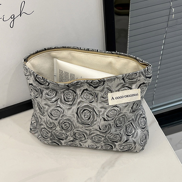 Geanta de toaleta dama model nou cu dens floral