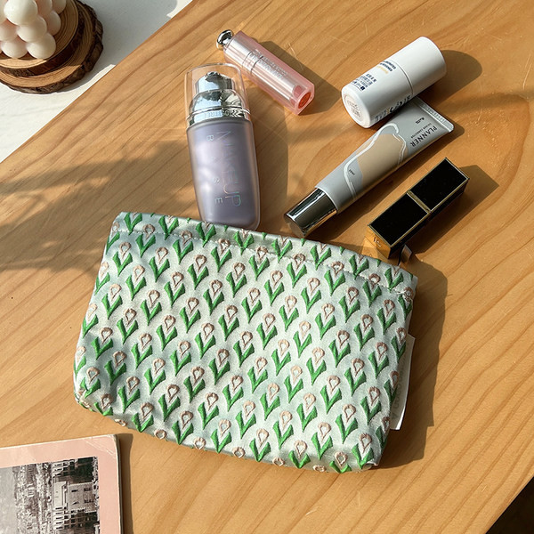 Prijenosni pribor za šminkanje