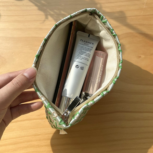 Prijenosni pribor za šminkanje