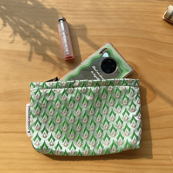 Prijenosni pribor za šminkanje