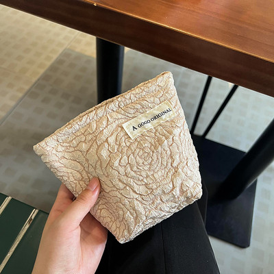 Kahes värvitoonis meigikomplekt