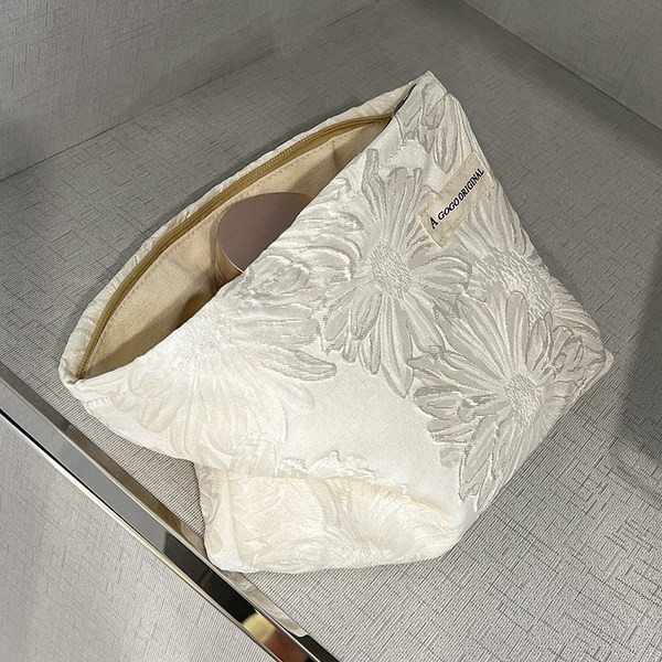 Tekstilna kozmetička torbica s vezom za pohranu šminke