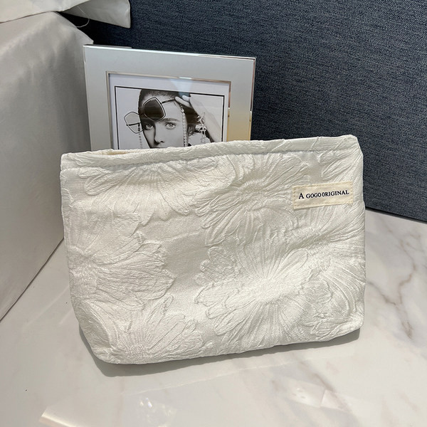 Tekstilna kozmetička torbica s vezom za pohranu šminke