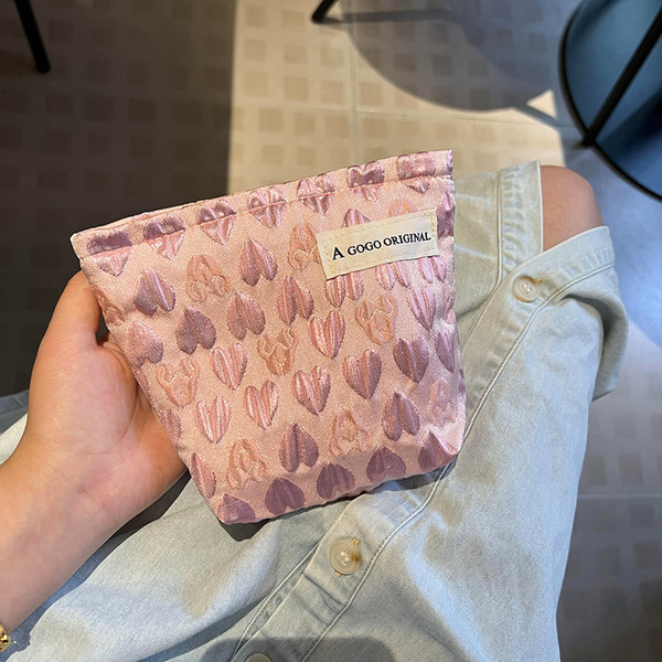 Cutie cosmetică de inimioare - două modele