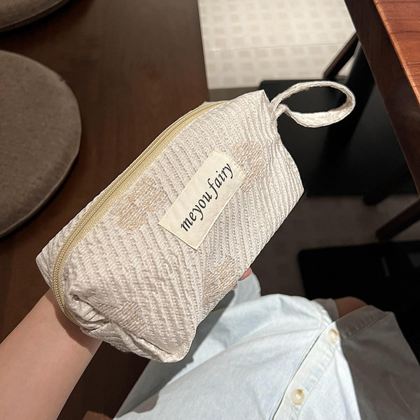 Geanta portabila pentru machiaj cosmetic - inchidere cu fermoar