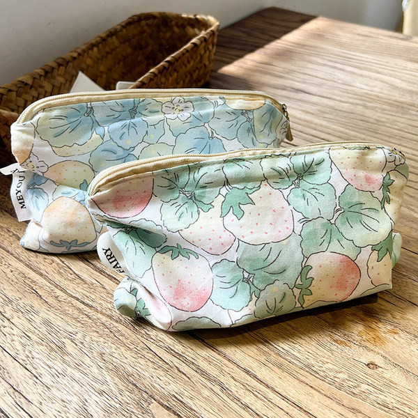 Kozmetički kovčeg s aplikacijom za pohranu šminke