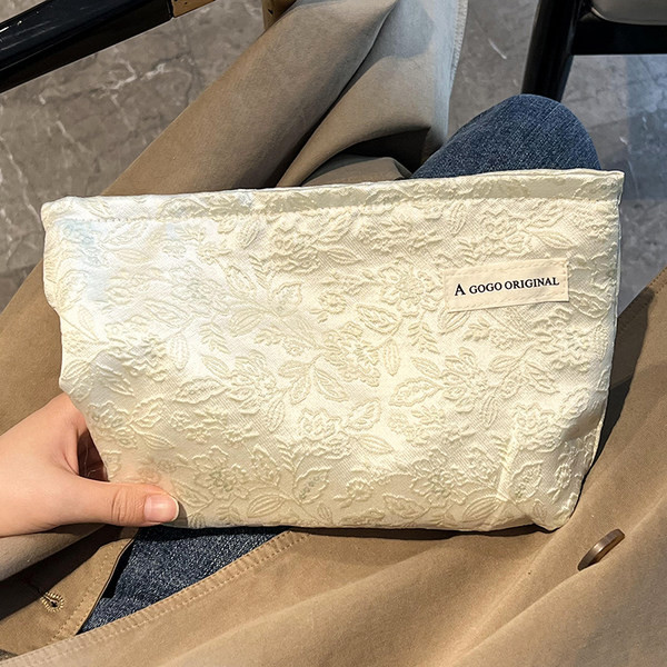 Tekstilna torbica za šminku s patentnim zatvaračem