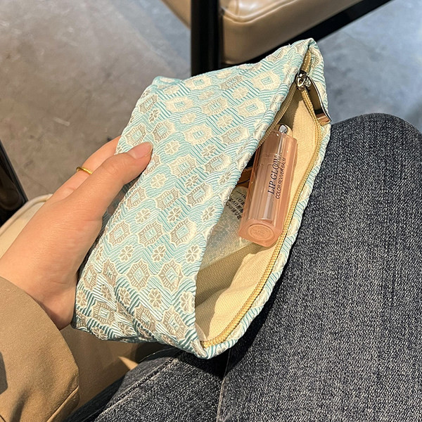 Kozmetički set - više boja