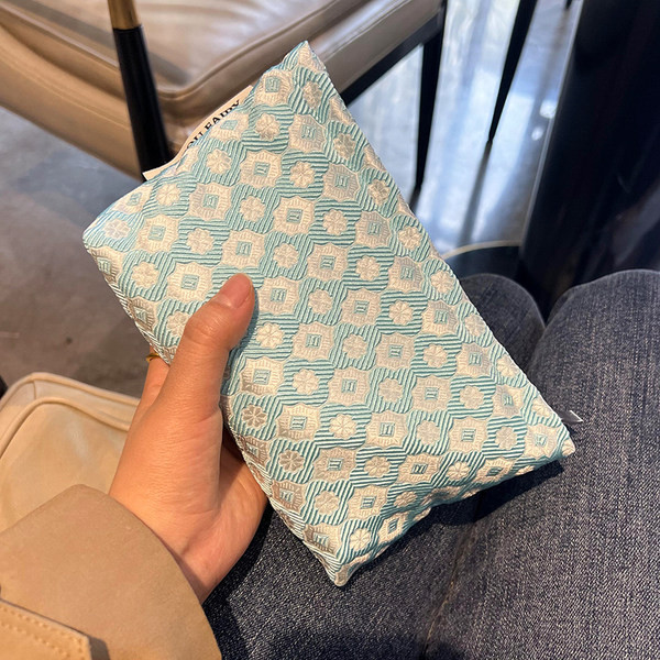 Kozmetički set - više boja