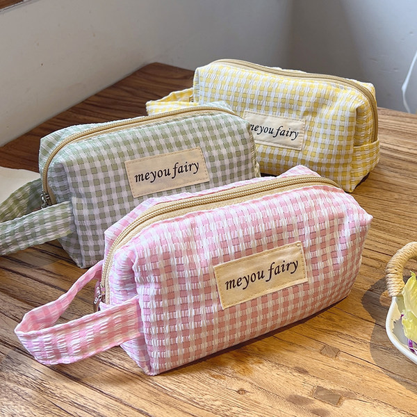 Kockás sminktároló tok