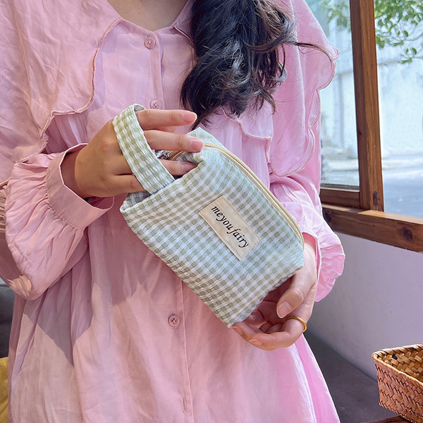 Kockás sminktároló tok