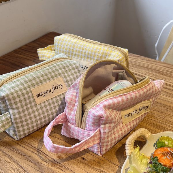 Kockás sminktároló tok