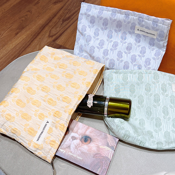 Tekstilna torbica za šminkanje s patentnim zatvaračem