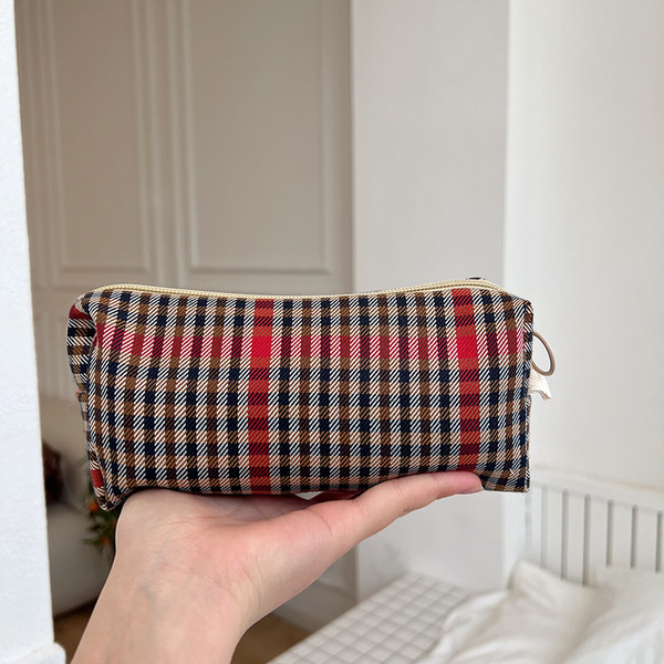 Karirani tekstilni kofer za šminku