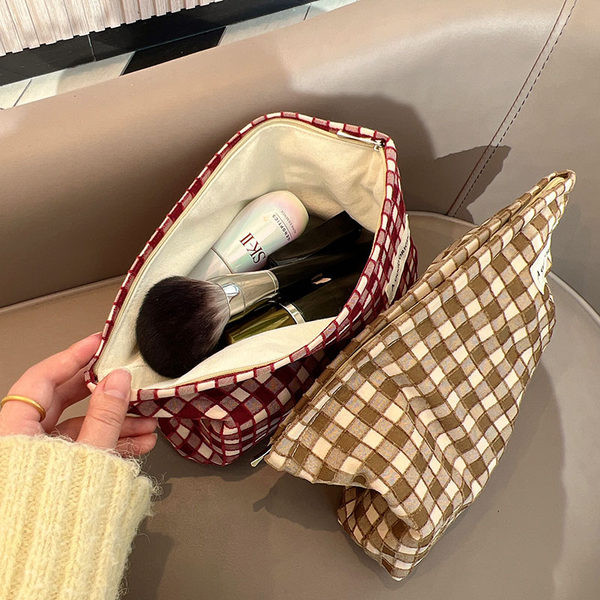 Kozmetička torbica s patentnim zatvaračem - pogodna za šminkanje