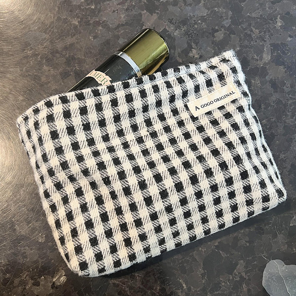 Υφασμάτινη καρό τσάντα μακιγιάζ με φερμουάρ