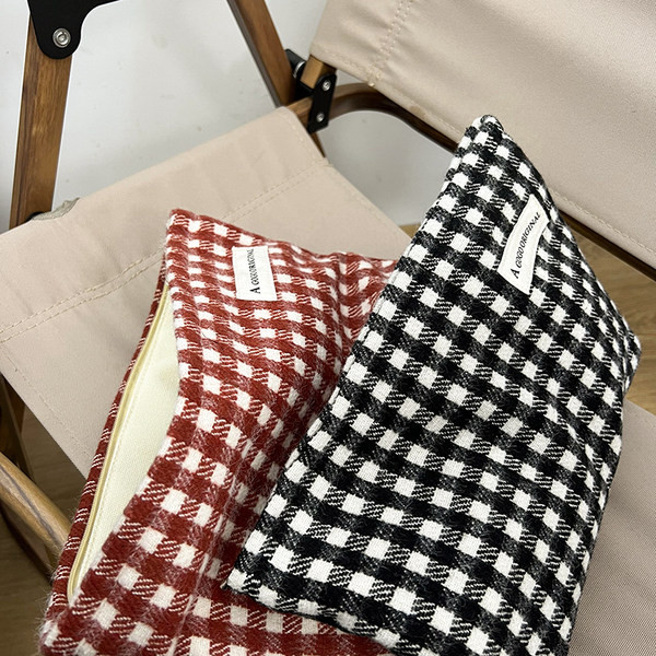 Υφασμάτινη καρό τσάντα μακιγιάζ με φερμουάρ