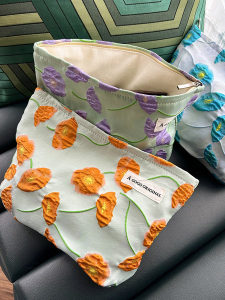 Ženska toaletna torbica za odlaganje kozmetičkih dodataka