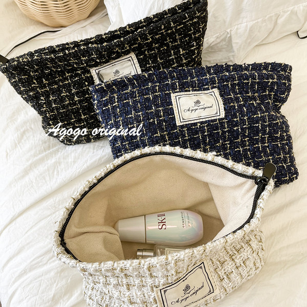 Kosmētikas komplekts vairākās krāsās