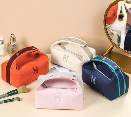 Torbica za šminku - više boja