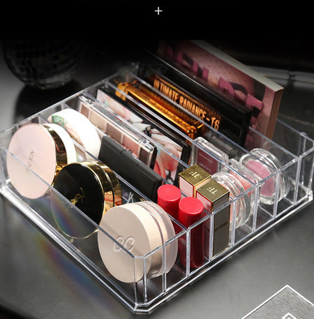 Οργανωτή με πολλές θήκες για μακιγιάζ