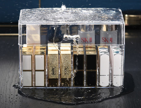 Prozirna kutija za pohranjivanje ruževa otporna na prašinu